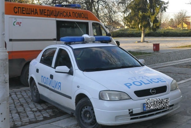 Меле в Дупница между мъже и жени! Полицаи нападнати при опит за намеса