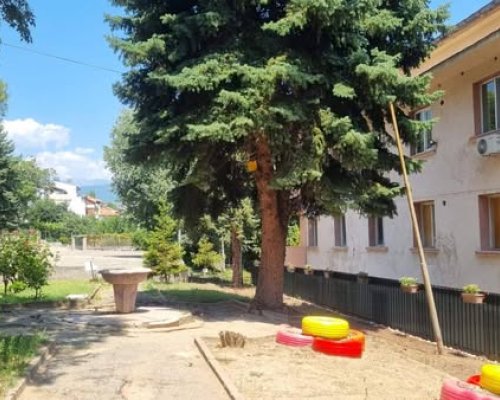 Центърът за специална образователна потребност в Сандански с крачка към по-красива среда за децата