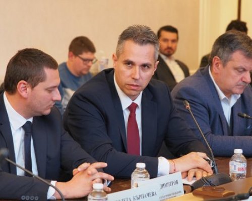 Възраждане: Правителството да подаде оставка заради пожарите в Костинбродско