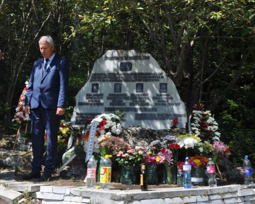 Не са забравени: Разлог сведе глава пред героите, загинали при пожара в местността  Бетоловото  преди 22 години