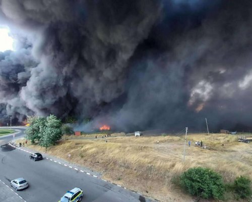 Голям пожар избухна в предприятие за пластмасови изделия в Средец