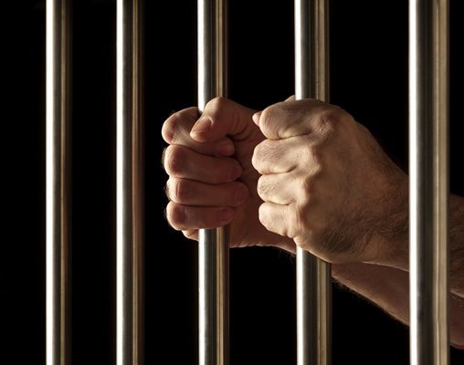 Четирима в ареста за насилие и грабеж в Пиринско Четирима в ареста за насилие и грабеж в Пиринско