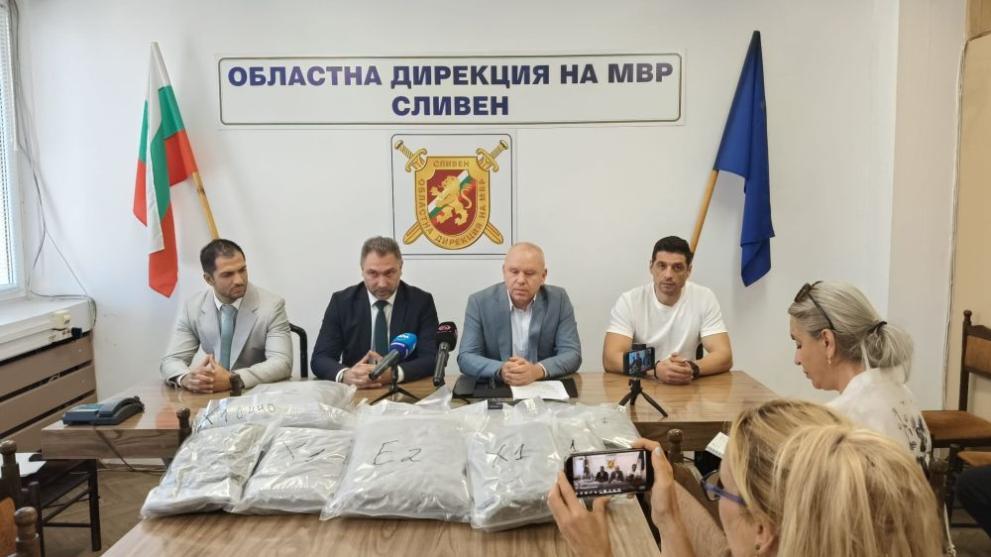 Удар на полицията: Спипаха близо 400 килограма марихуана за над 7 млн. лв.