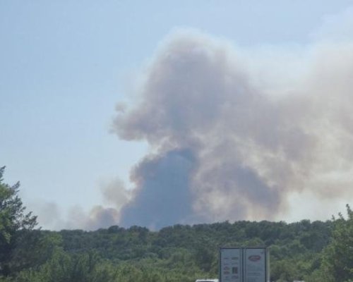 Голям пожар затвори пътя Бургас-Малко Търново