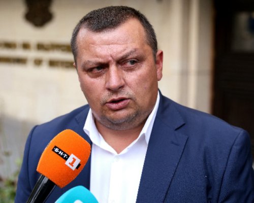 България ще поиска помощ от Европейския съюз за потушаване на силните пожари, които са обхванали страната