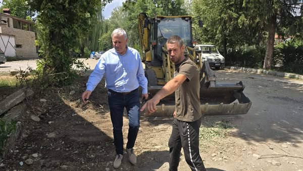 Кметът на Разлог: Облагородяваме парка, решаваме екологичен проблем и обновяваме паркинга Кметът на Разлог: Облагородяваме парка, решаваме екологичен проблем и обновяваме паркинга