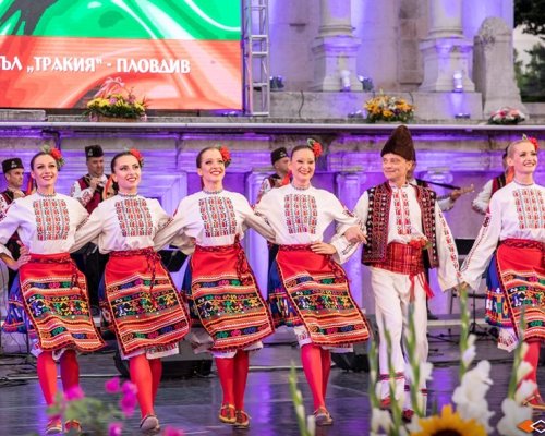 Август в Разлог: Празници под звездите