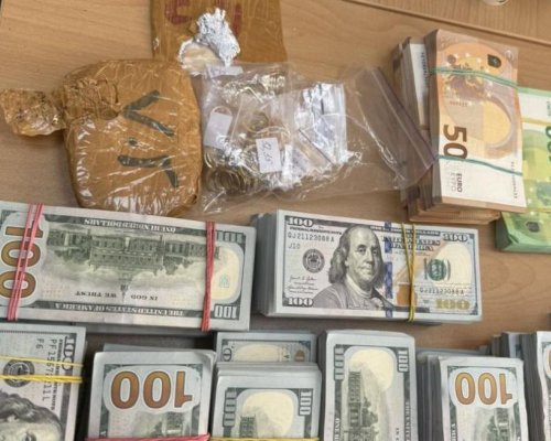 Рекордни 1.5 млн. лева в недекларирана валута и злато задържаха на Капитан Андреево