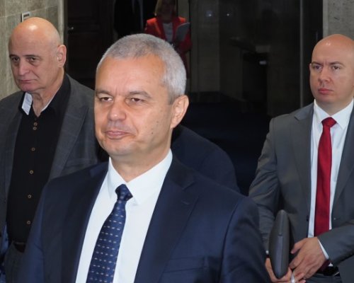 Пет депутати не стигнаха на Възраждане да вкарат нов вот на недоверие