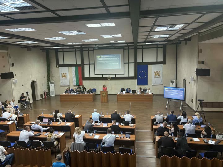 Етична комисия ще следи поведението и почтеността на съветниците в Благоевград Етична комисия ще следи поведението и почтеността на съветниците в Благоевград