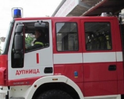 Дупнишки огнеборци извадиха катастрофирали хора край Симитли