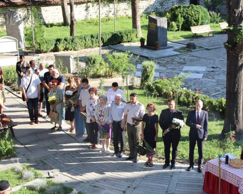 С церемония пред паметника на Гоце Делчев на площад Македония бяха отбелязани 122 години от избухването на Илинденско-Преображенското въстание