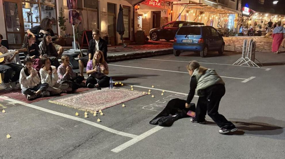 Малката Дара с голямо сърце: Детски жест на състрадание трогна Банско (СНИМКИ) Малката Дара с голямо сърце: Детски жест на състрадание трогна Банско (СНИМКИ)
