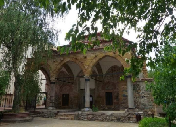 Изложба -Душа от малини краси Дупница Изложба -Душа от малини краси Дупница
