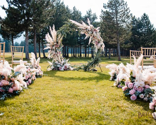 Като в приказка: Китайска принцеса и пирински принц вдигат бляскава сватба в Пирин Голф