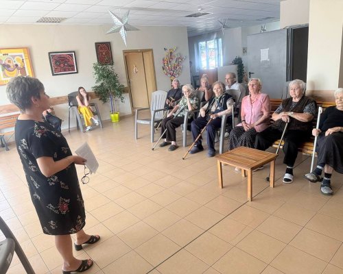 Библиотеката гостува в Дом Света Петка -Струмско с беседа за летните празници