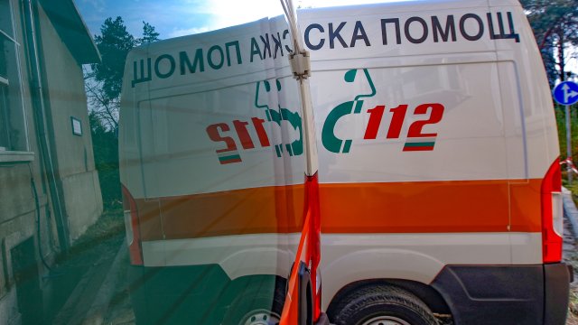 Деца и жена са в болница след тежка катастрофа на АМ Тракия