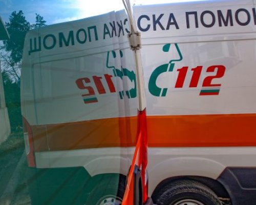 Деца и жена са в болница след тежка катастрофа на АМ Тракия