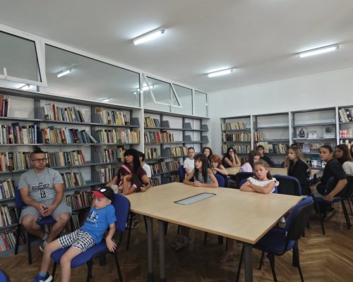 Летен празничен ден в библиотеката в Разлог, посветен на предстоящия празник-Голяма Богородица