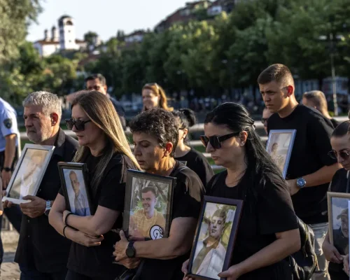 Пет месеца болка и нулева справедливост: Кочани почита ангелите, загинали в Пулс