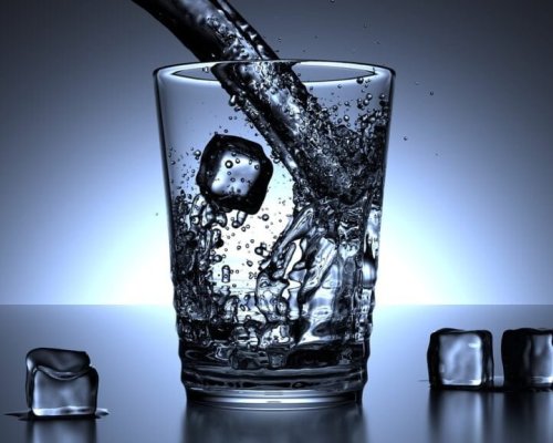 8-10 чаши вода дневно спасяват бъбреците в жегите