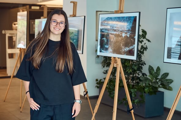 Талантлива фотографка от Разлог представя първа самостоятелна изложба за Световния ден на фотографията Талантлива фотографка от Разлог представя първа самостоятелна изложба за Световния ден на фотографията