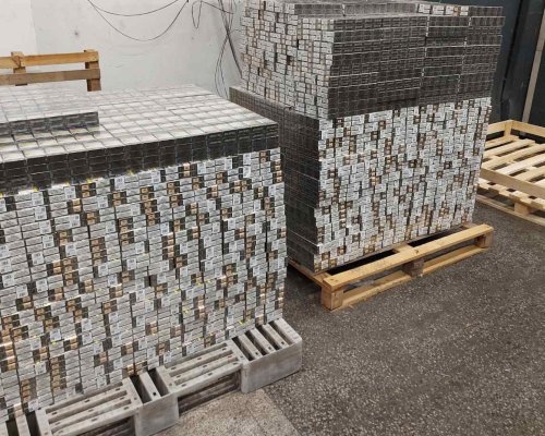 Близо 245 000 къса контрабандни цигари откриха митническите служители на Капитан Андреево
