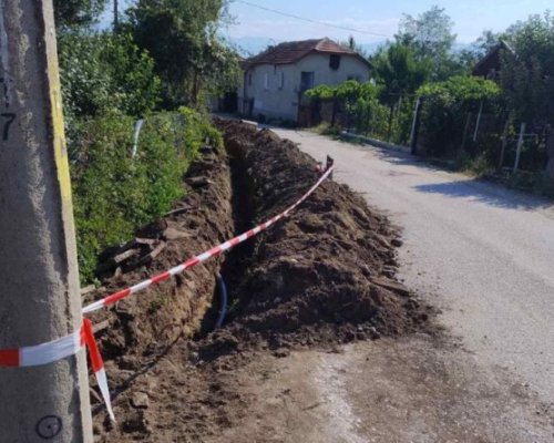 Започна мащабна реконструкция на водопроводната мрежа в село Мощанец