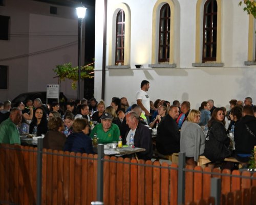 Полена се весели  с над 500 души на кукерския банкет на група Центъро