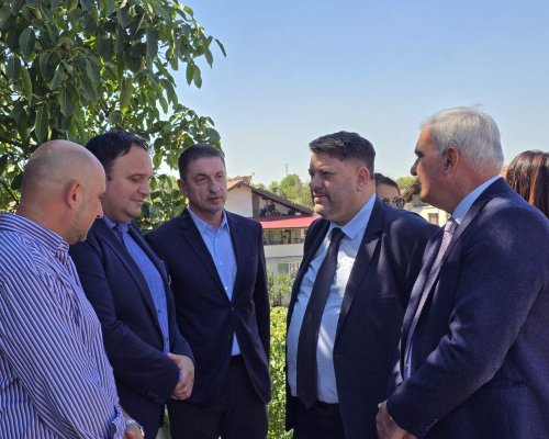 Министър Иван Иванов и вицепремиерът Атанас Зафиров дадоха старт на проекта за нов водопровод в село Самораново ВИДЕО