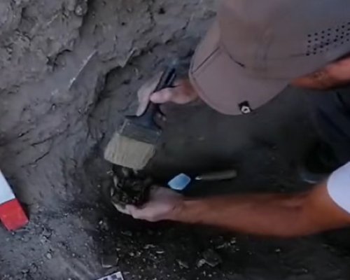 За пръв път! Откриха бронзова лампа в Хераклея Синтика