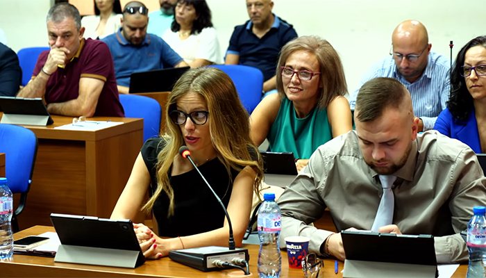 Напрежение в Общинския съвет Благоевград! Отстраниха Василиса Валеова като председател и член на комисия към ОбС