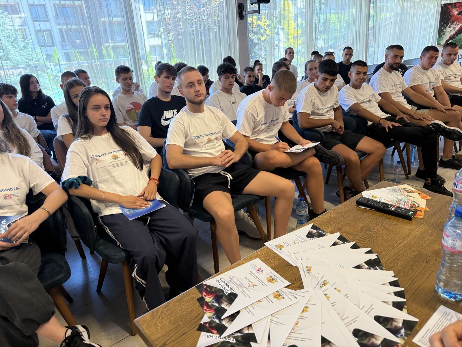 В Разлог проведоха обучение за подготовка на младежки - посланици по проект Ударът на промяната