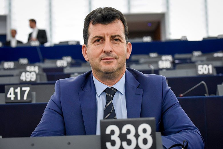 Асим Адемов се подигра на Ивелин: Делегация на Величие в ООН! Голям смях, късометражен виц