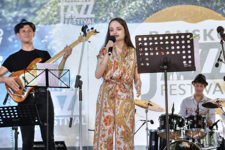 Два златни медала и Наградата на кмета на Община Несебър за Александра Полежанова от Банско