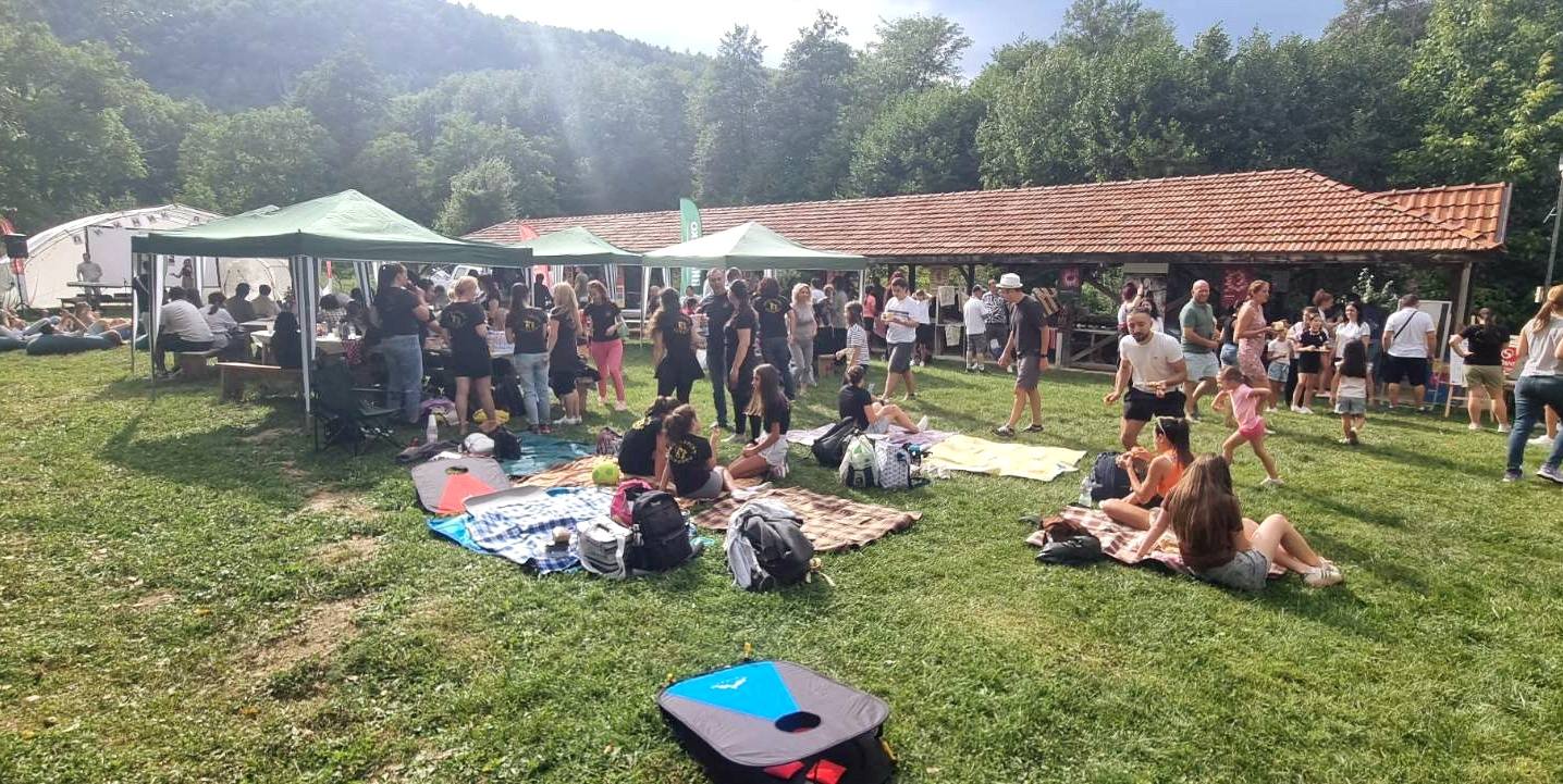 Френски дух и кулинарни изкушения в благоевградското село Габрово Френски дух и кулинарни изкушения в благоевградското село Габрово
