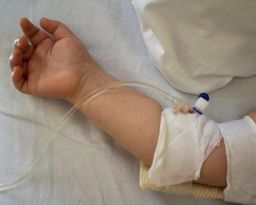 Норовирус удари Пиринско: Деца напълниха болниците