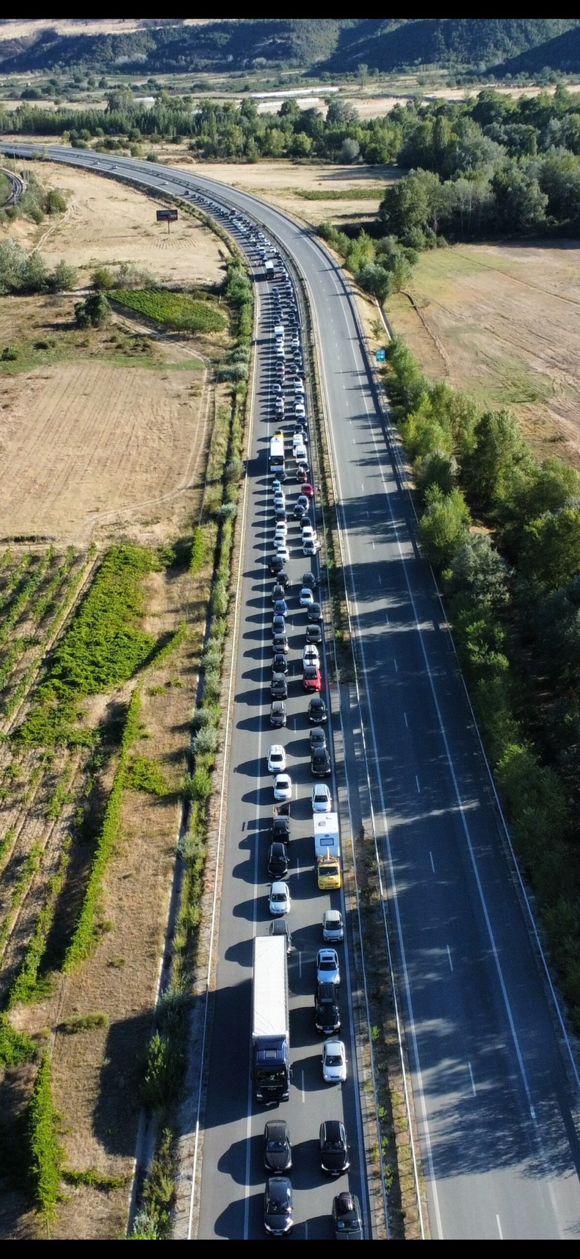 Задръствания край Кресна: Опашката за Гърция започва от Благоевград /Обновена/ Задръствания край Кресна: Опашката за Гърция започва от Благоевград /Обновена/
