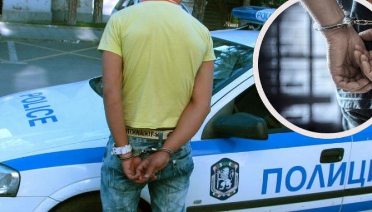 При мащабна акция: Закопчаха 41-годишен дилър и производител на дрога в село Ощава При мащабна акция: Закопчаха 41-годишен дилър и производител на дрога в село Ощава
