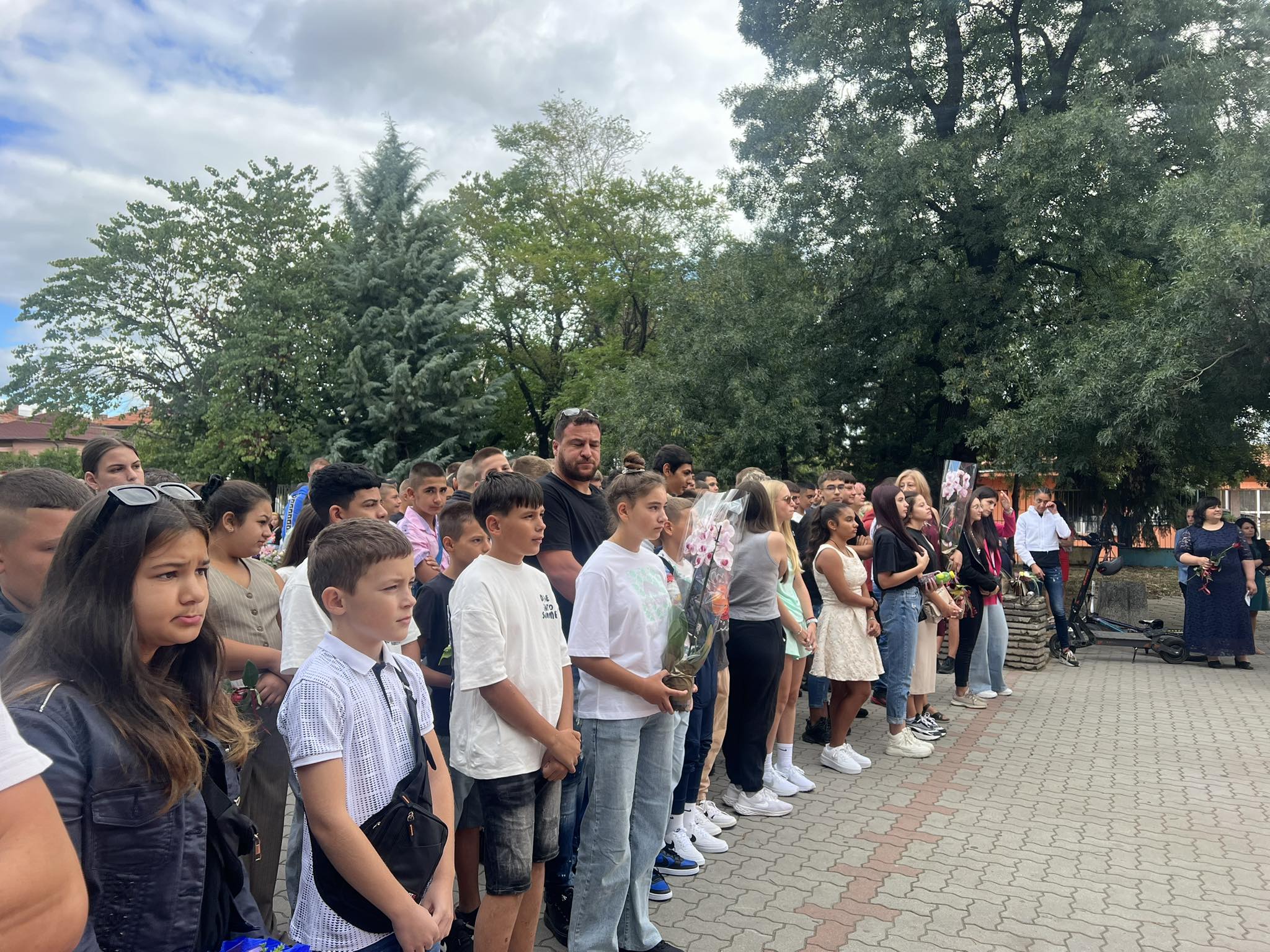 По традиция: Спортно училище Васил Левски в Кюстендил първи откриха новата учебна година По традиция: Спортно училище Васил Левски в Кюстендил първи откриха новата учебна година