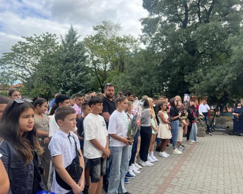 По традиция: Спортно училище Васил Левски в Кюстендил първи откриха новата учебна година
