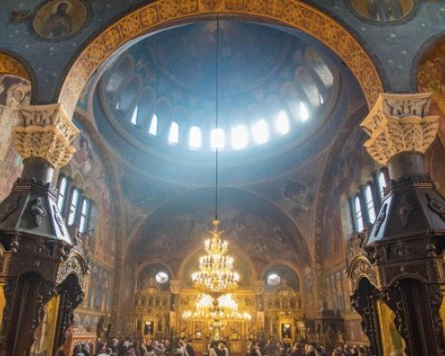 Празник е! Днес не трябва да отказва помощ и да се тръгва на дълъг път