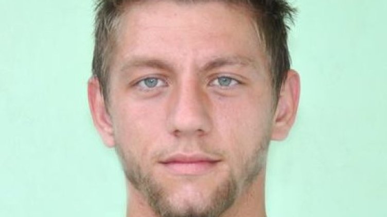 Учителят педофил от Гоце Делчев искал при жена си и детето си, бил стресиран в килията