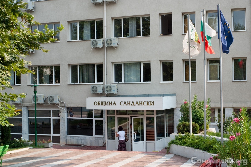 Със 100 бона община Сандански рефрешва е-системата за паркиране