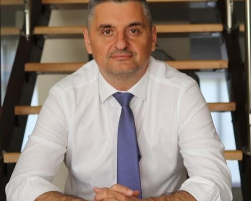 Кирил Добрев към ПП: Допирът ви до водни системи е само докато се къпете вкъщи!