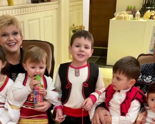 Честито: Николина Чакърдъкова на 56 и с 5 разкошни внучета