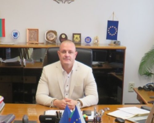 Пребиха жестоко шефа на полицията в Русе