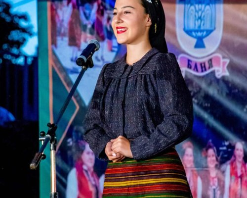 Катерина Юнчова от Банско с първо място в Национален фолклорен фестивал