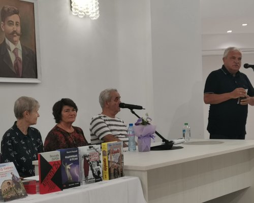 Народната певица Любимка Бисерова представи в Гоце Делчев книгата си за борбите на село Пирин