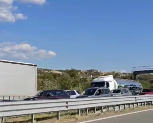 Внимание шофьори!Огромна тапа на кръговото преди Кресна в посока Благоевград